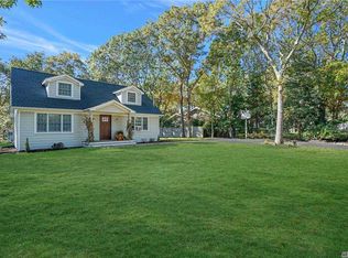 900 Albo Dr, Laurel, NY 11948