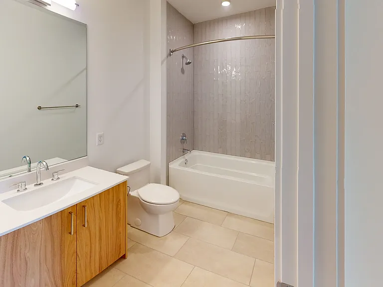 101 N Meridian — Photo 116