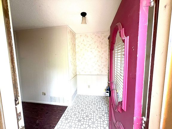 3rd image of 7923 Albany Ave #B