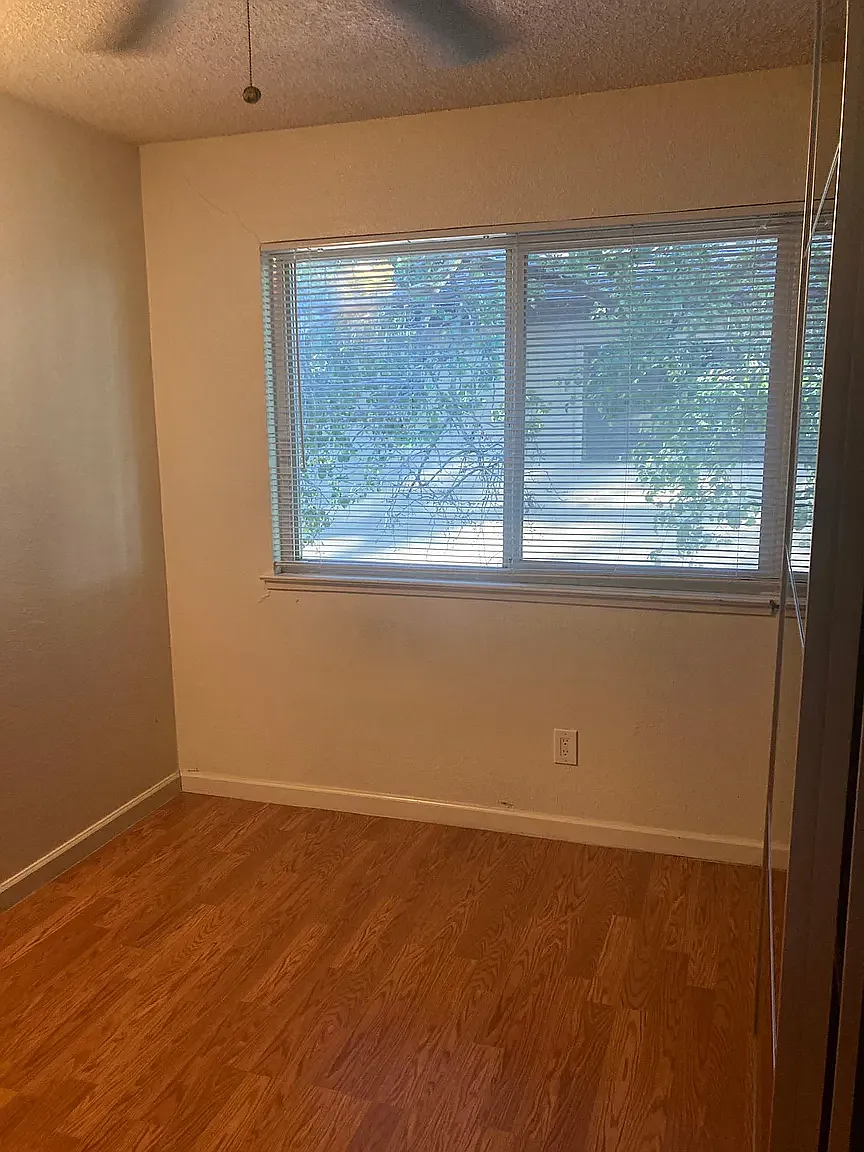 2 bed, 819 sqft, $2,250 — Photo 3