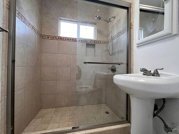 4th image of 227 Avenue F APT G