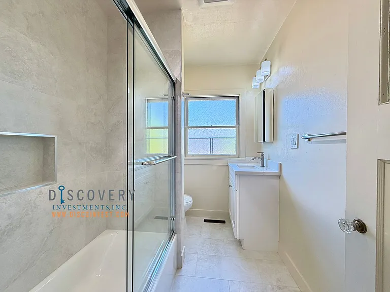 611 Clayton Ave — Photo 15
