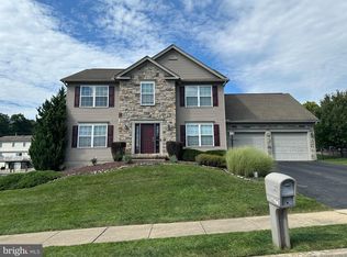 321 Braddock Dr, Etters, PA 17319