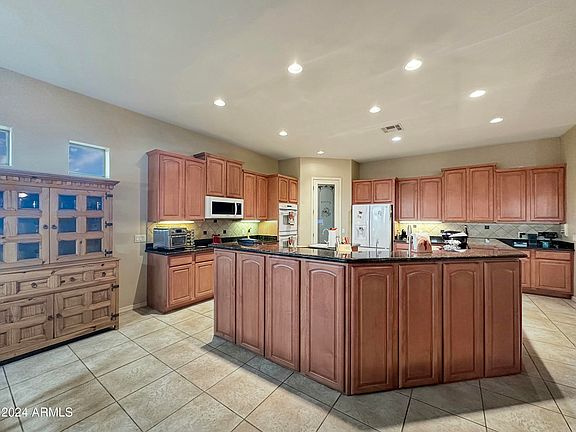 5th image of 2311 N 103RD Drive