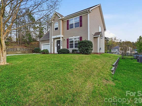 3rd image of 634 Longacre Dr