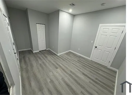 354 S 10th St #2L — Photo 5