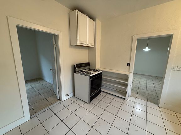 5th image of 1057 W 8th St #2