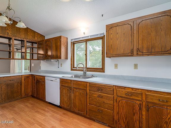 5th image of 1313 Albert St
