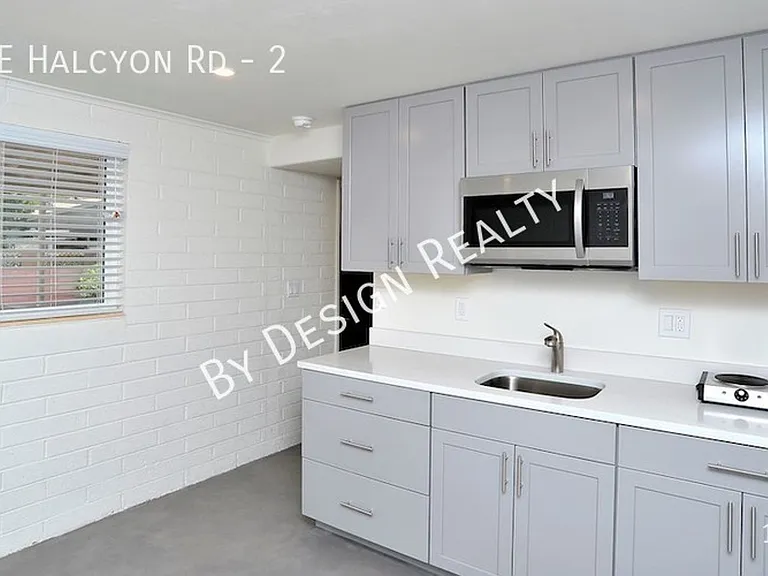 2542 E Halcyon Rd #2 — Photo 2