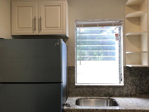 4th image of 4480 SW 51st St