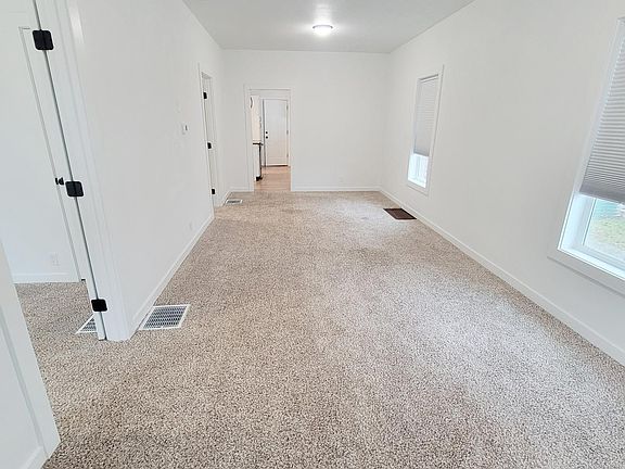 Spacious living room