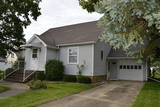 1st image of 404 South St