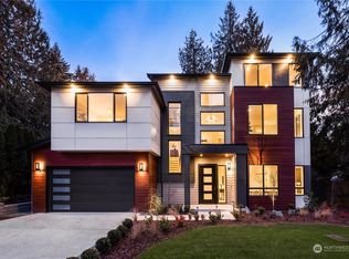 10417 NE 17th St, Bellevue, WA