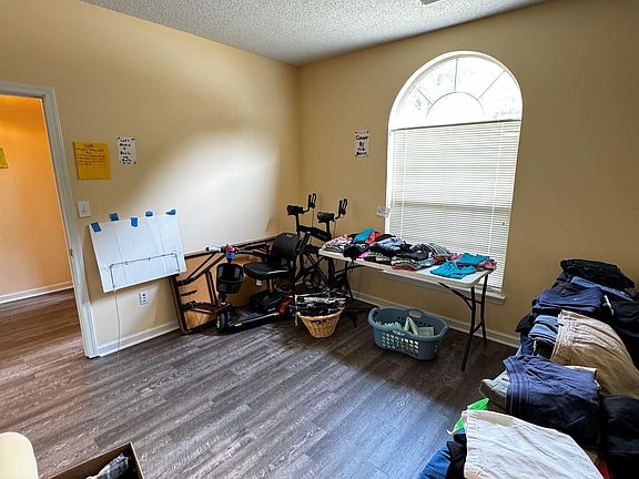 4th image of 4646 Cades Cove Dr