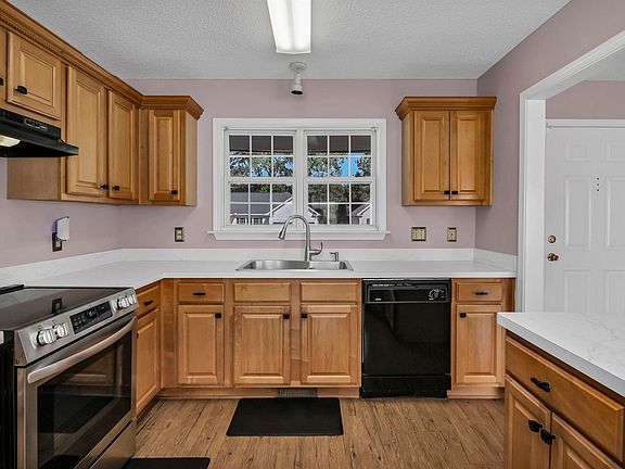 5th image of 245 Dove Park Rd