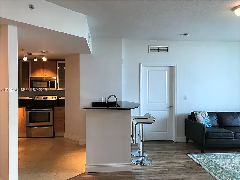 7900 Harbor Island Dr #523 — Photo 9