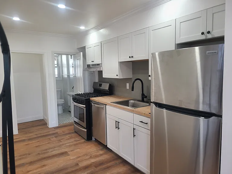 201-203 N 2nd St #6 — Photo 5
