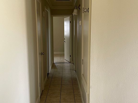 5th image of 2924 Surfwood Dr