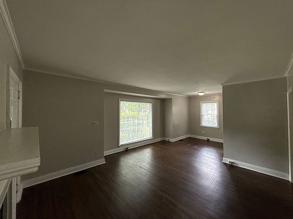 2nd image of 1412 Claridge Ln