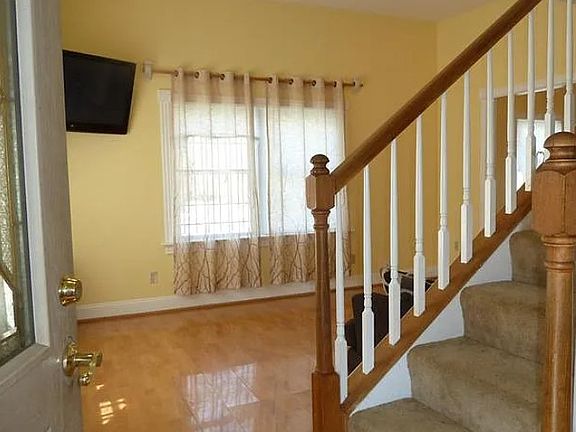 2nd image of 611 57th St NE