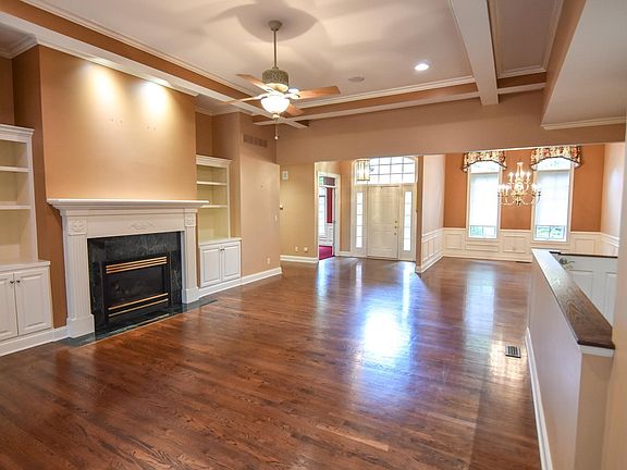 3rd image of 11000 Live Oak Ct