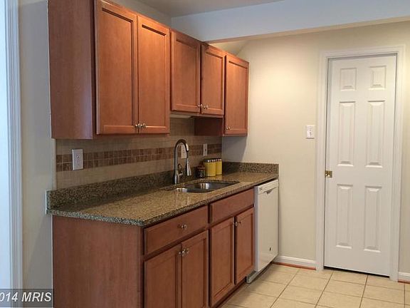 2nd image of 8176 Fernlake Ct