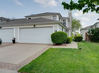 16 Yotzonot Dr, Bloomington, IL 61704