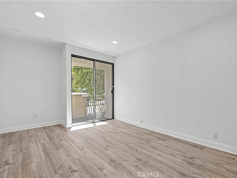 1630 S Bentley Ave #103 — Photo 21