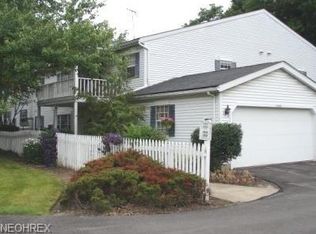 17652 E Brook Trl, Chagrin Falls, OH 44023
