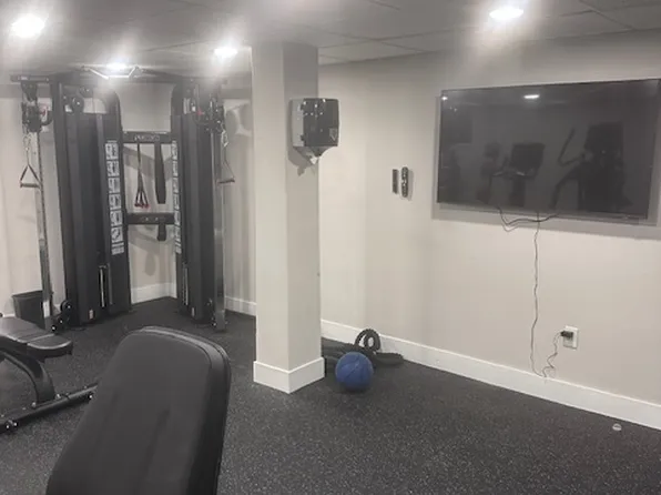 310 Hammond Pond Pkwy Unit 103, Brookline, MA 02467