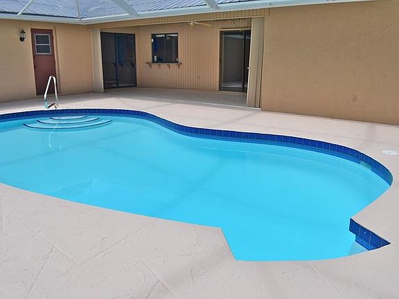4th image of 1775 Bayshore Dr