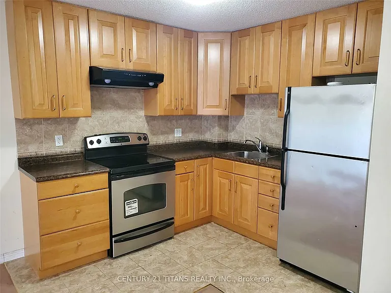 105 Wilkes Cres — Photo 8
