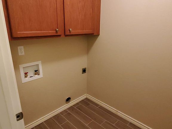 3rd image of 19983 Meadow West Ln