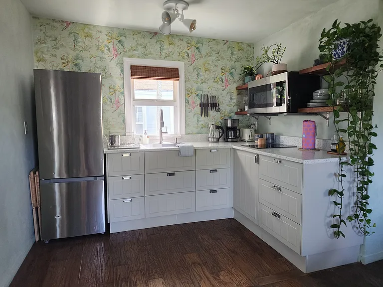 1021 Middle St — Photo 2