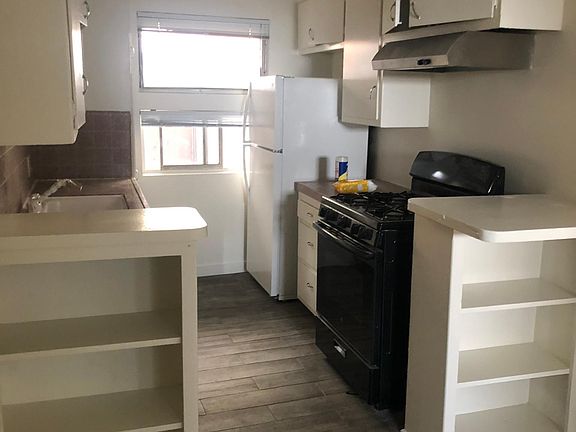 5th image of 3514 Mentone Ave #5
