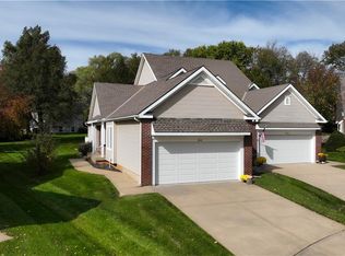 2440 W 137th Pl, Leawood, KS 66224