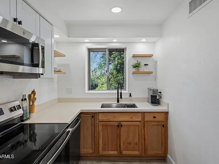 1010 E Osborn Rd #E — Photo 13