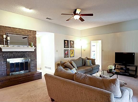 4th image of 1511 Montclair Dr
