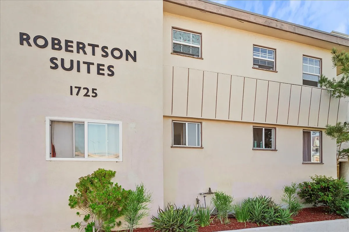 1 bed, 720 sqft, $1,950 — Photo 2