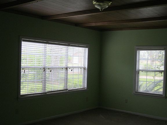 4th image of 705 E Simon St