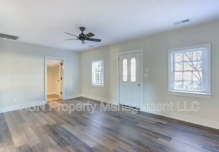 543 E Harris St — Photo 2