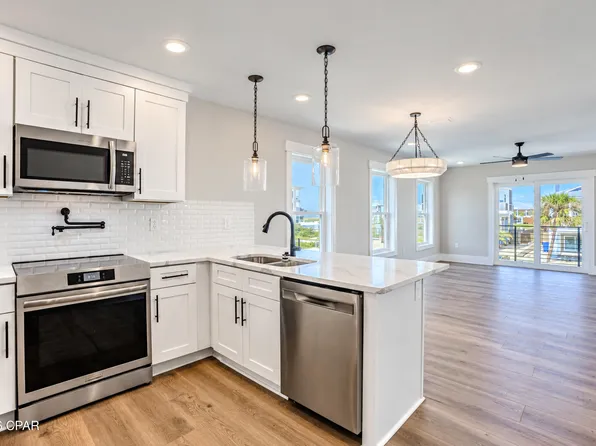 111 38th St #7, Mexico Beach, FL 32456