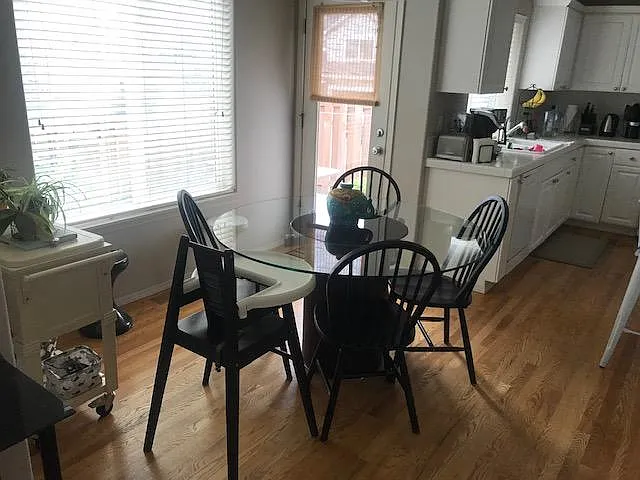 4 bed, 2060 sqft, $2,995 — Photo 2