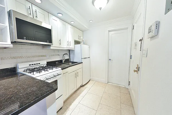 Rented by Platinum Properties | media 4