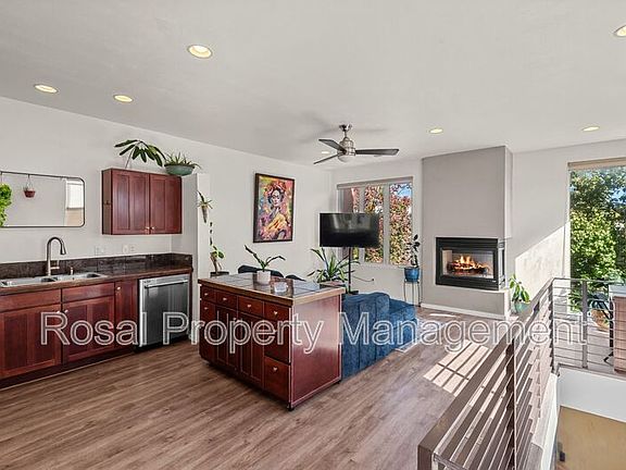3rd image of 405 Ridge Pl NE