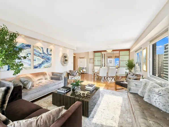 303 East 57th Street image 3 of 12