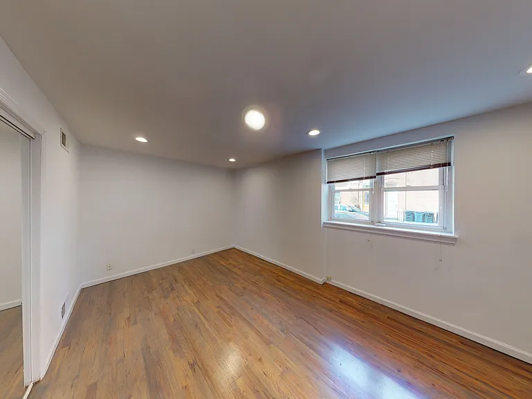 253 3rd St #1B — Photo 7