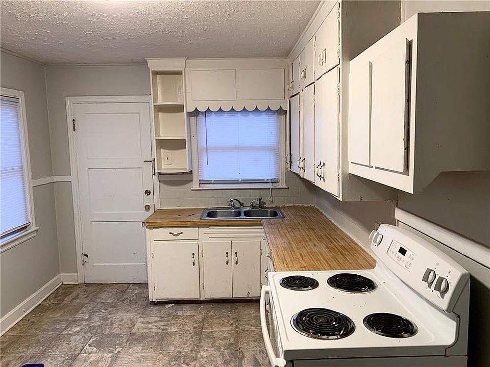 2nd image of 3408 Blackburn St