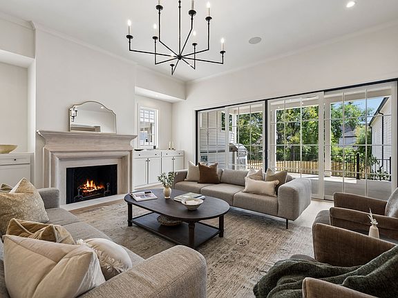 3rd image of 1133 Maplehurst Ln
