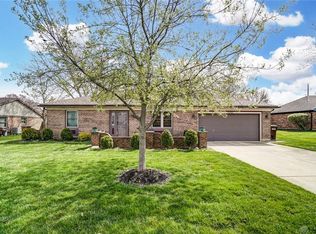 7070 Woodcroft Dr, Englewood, OH